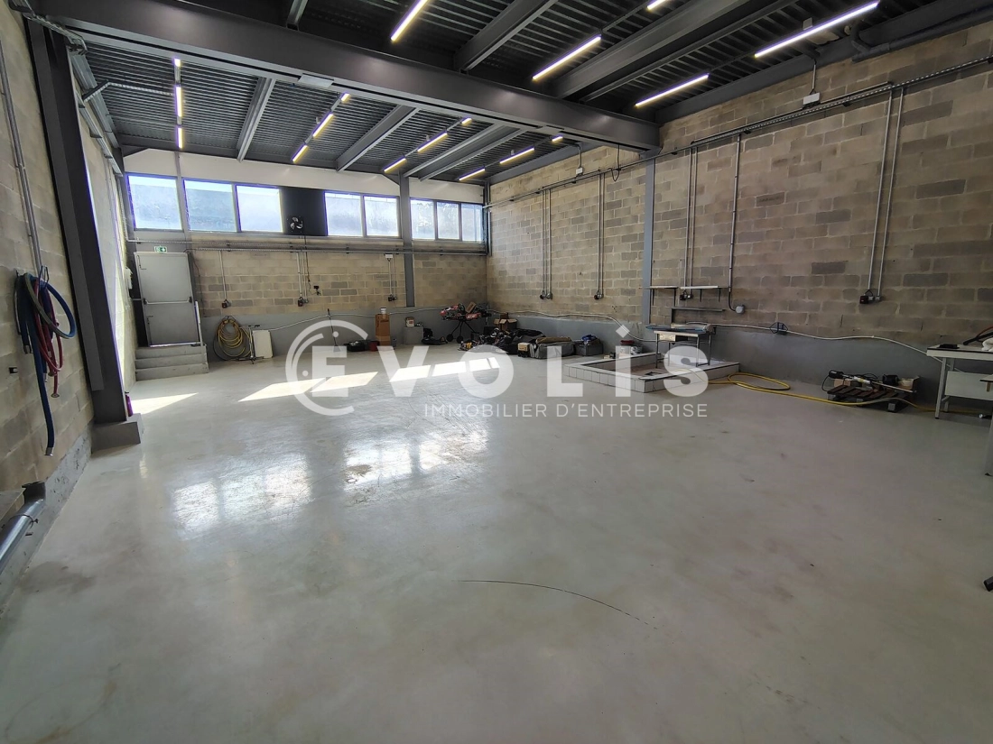 Photo 1 – location Entrepôts / activités	BRY SUR MARNE (94360)