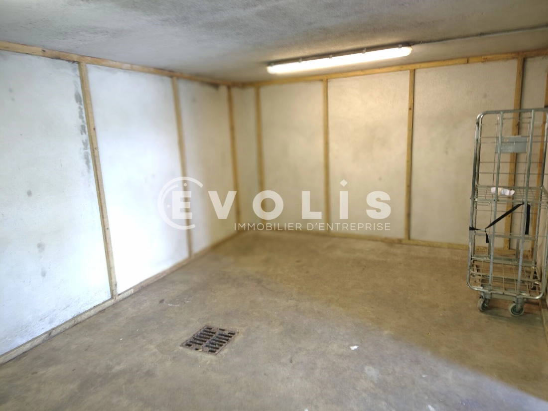 Photo 2 – location Entrepôts / activités	LE PLESSIS TREVISE (94420)