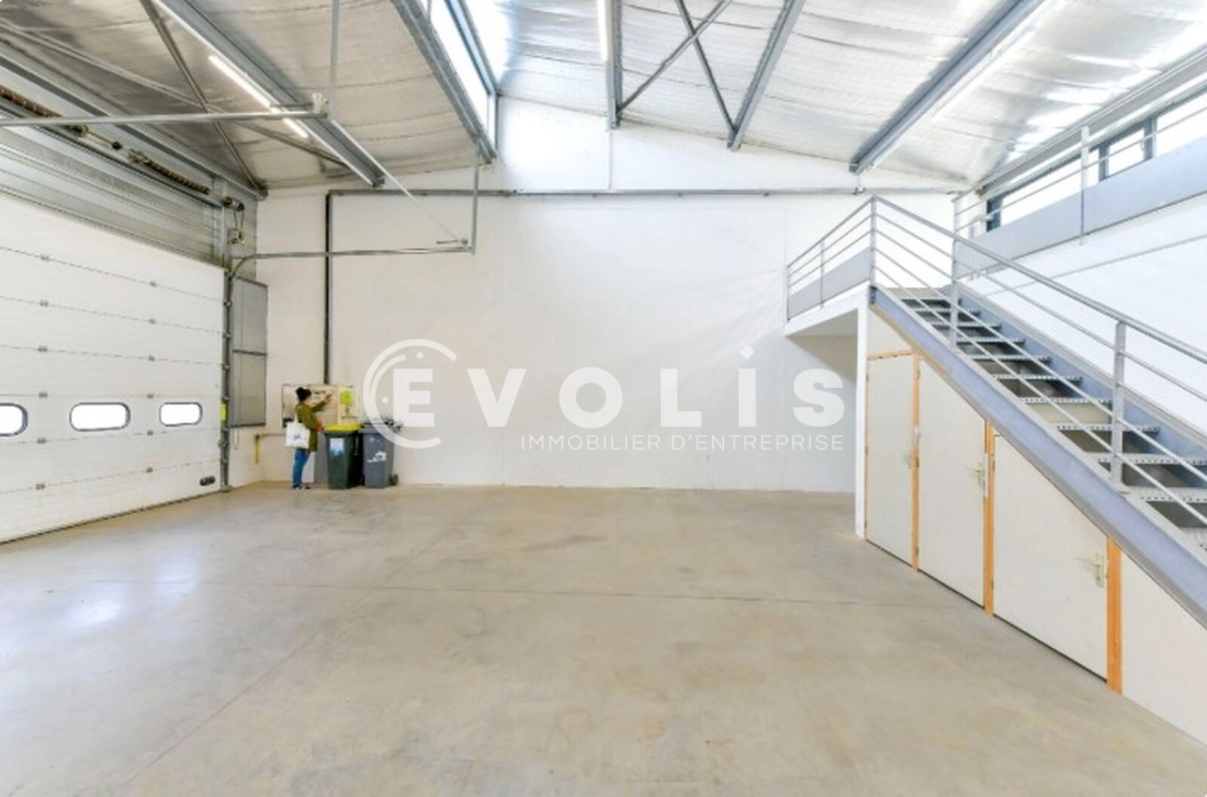 Photo 3 – location Entrepôts / activités	LYON (69008)