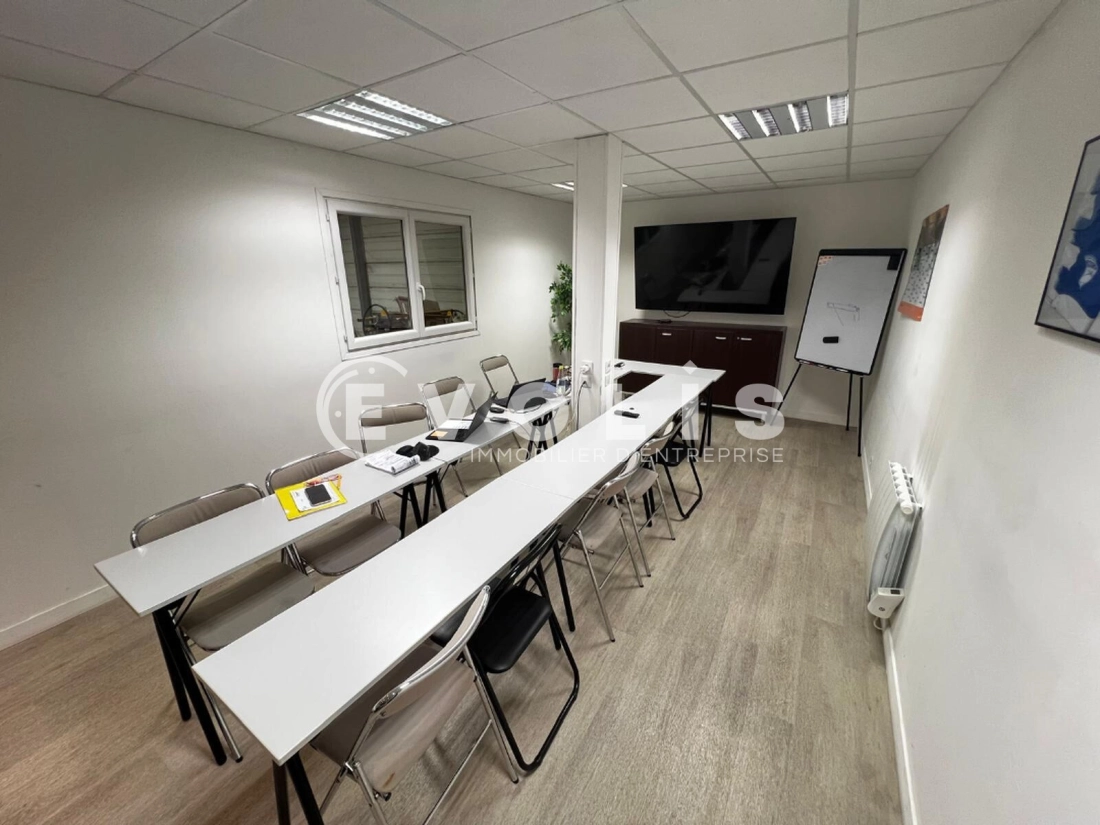 Photo 10 – location Entrepôts / activités	BRETIGNY SUR ORGE (91220)