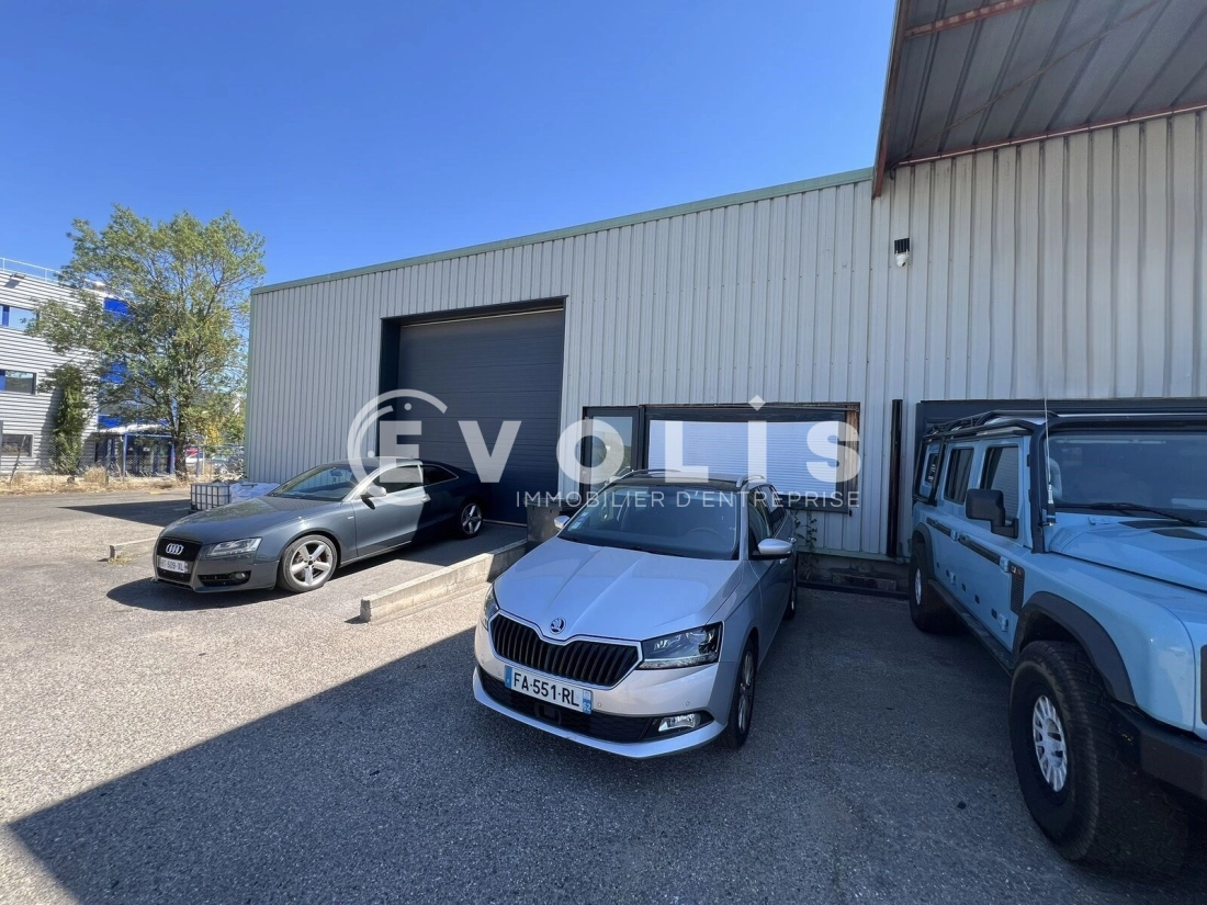Photo 1 – location Entrepôts / activités	BEYNOST (01700)
