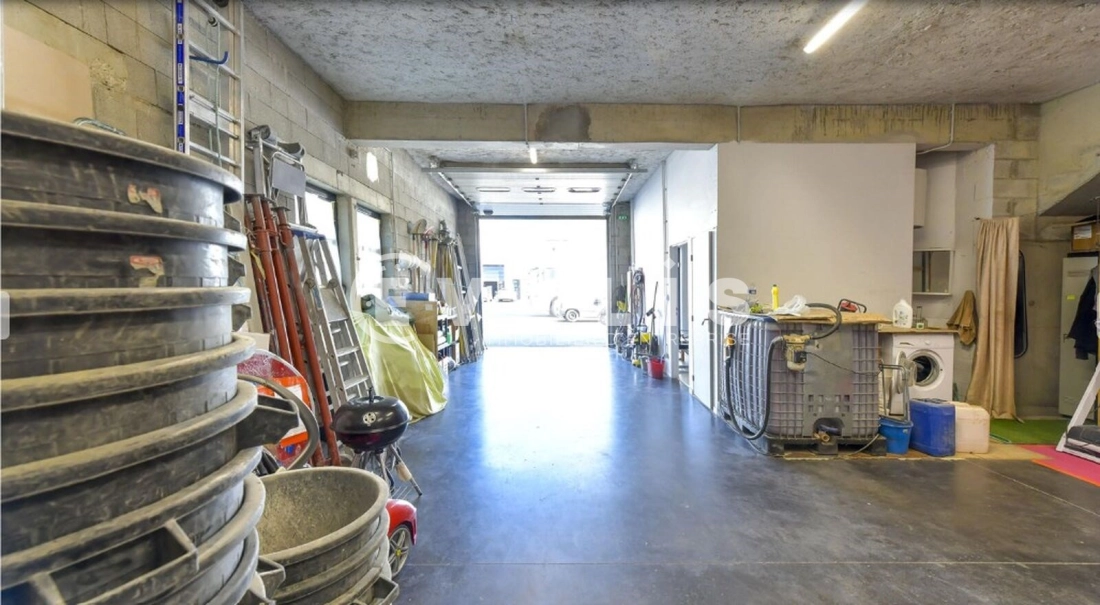 Photo 2 – location Entrepôts / activités	LYON (69009)