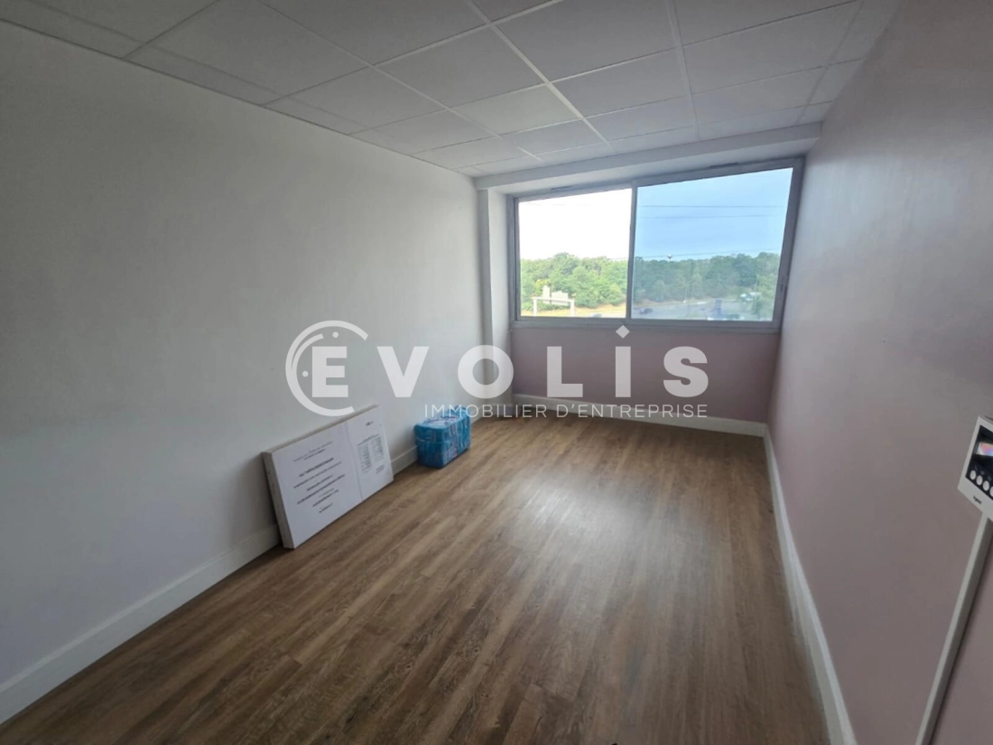 Photo 3 – location bureaux	EVRY COURCOURONNES (91000)