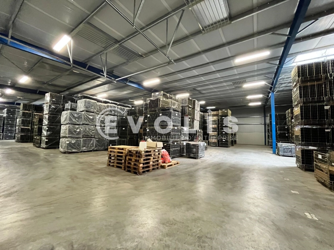 Photo 2 – location Entrepôts / activités	AMBARES ET LAGRAVE (33440)
