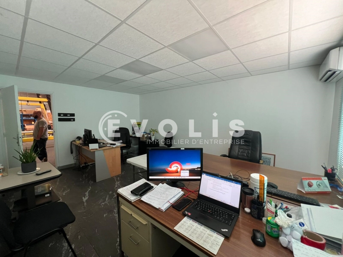 Photo 12 – location Entrepôts / activités	VAULX EN VELIN (69120)
