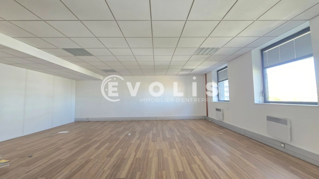 Photo 2 – location bureaux	IVRY SUR SEINE (94200)