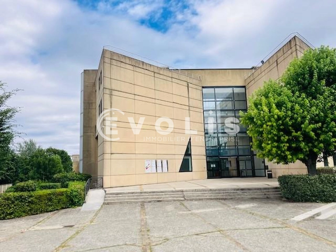 Photo 1 – location bureaux	LOGNES (77185)