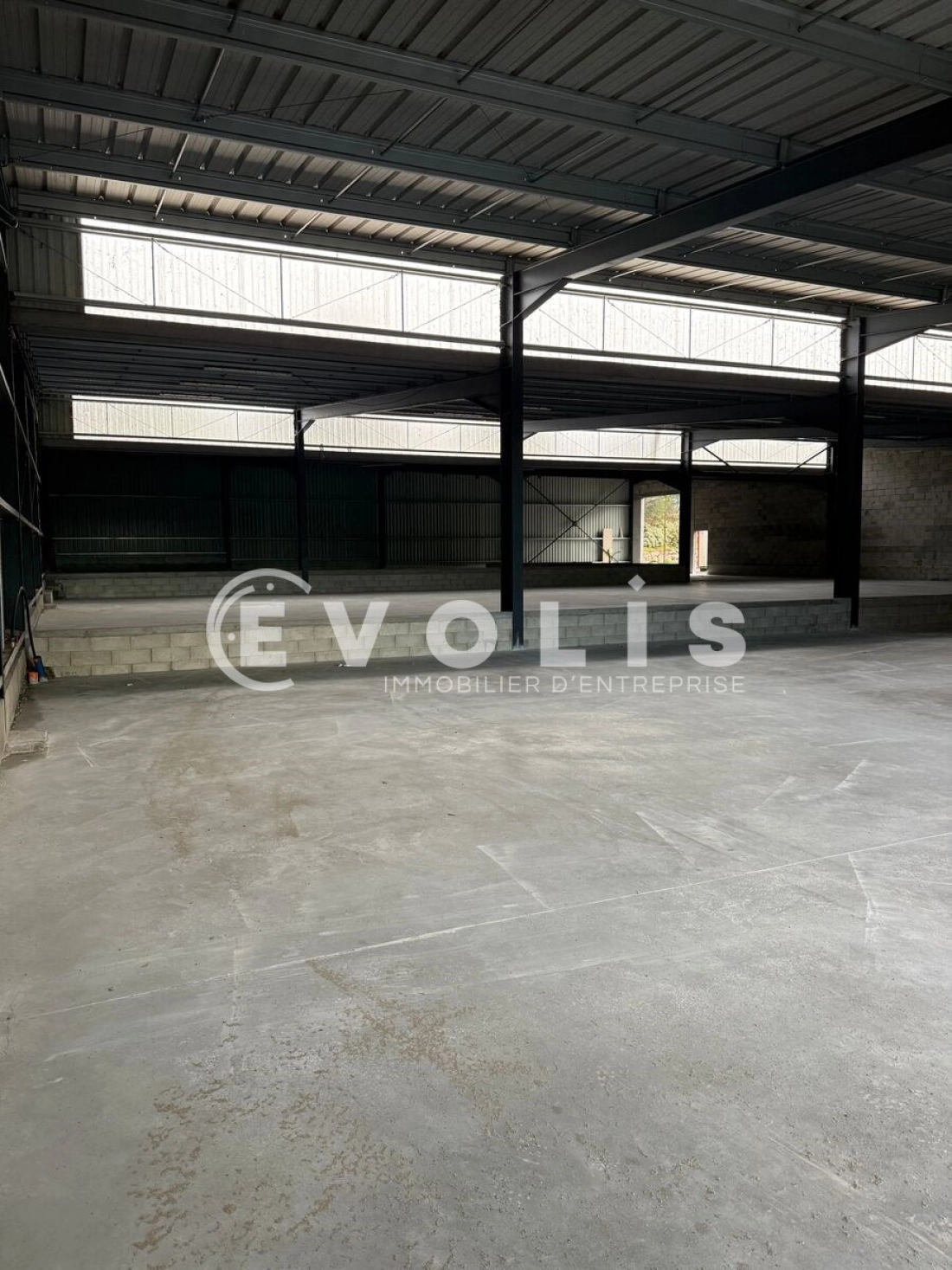 Photo 10 – location Entrepôts / activités	COURTHEZON (84350)