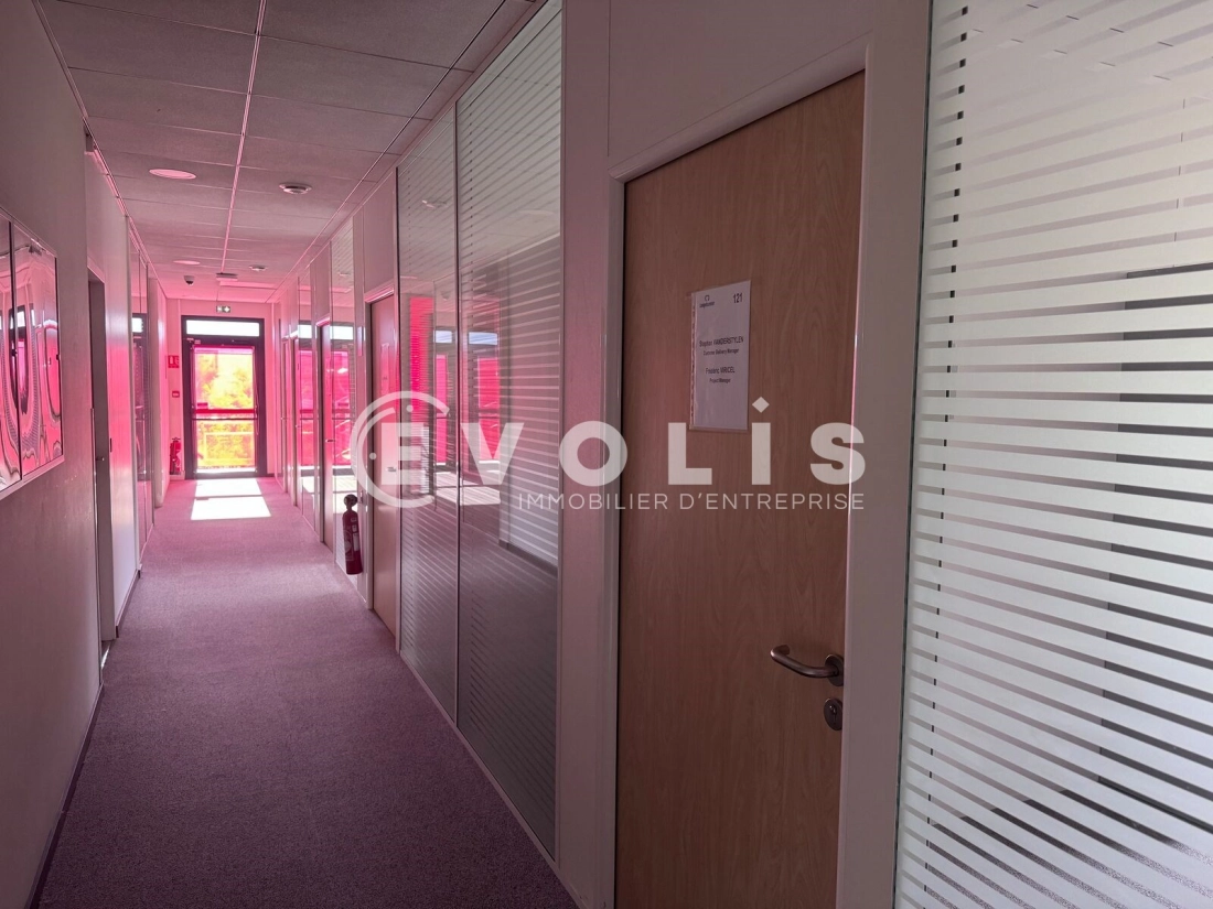 Photo 8 – location bureaux	SAINT PRIEST (69800)