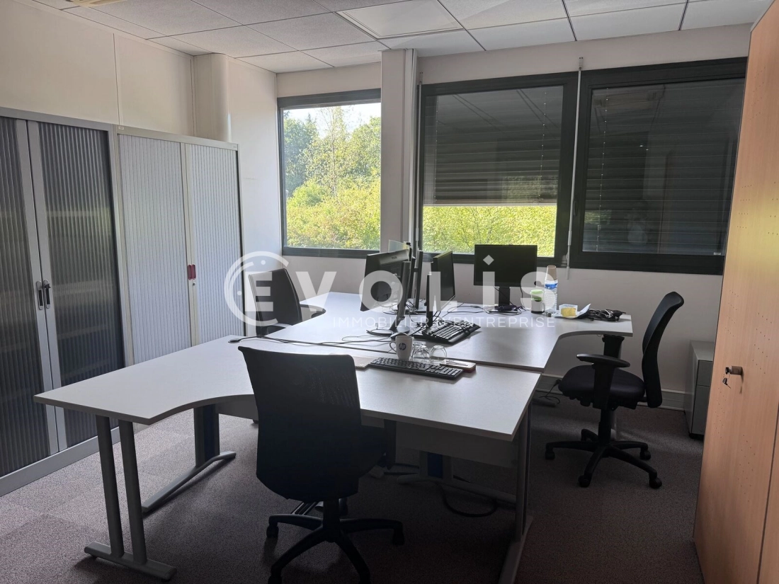 Photo 10 – location bureaux	SAINT PRIEST (69800)
