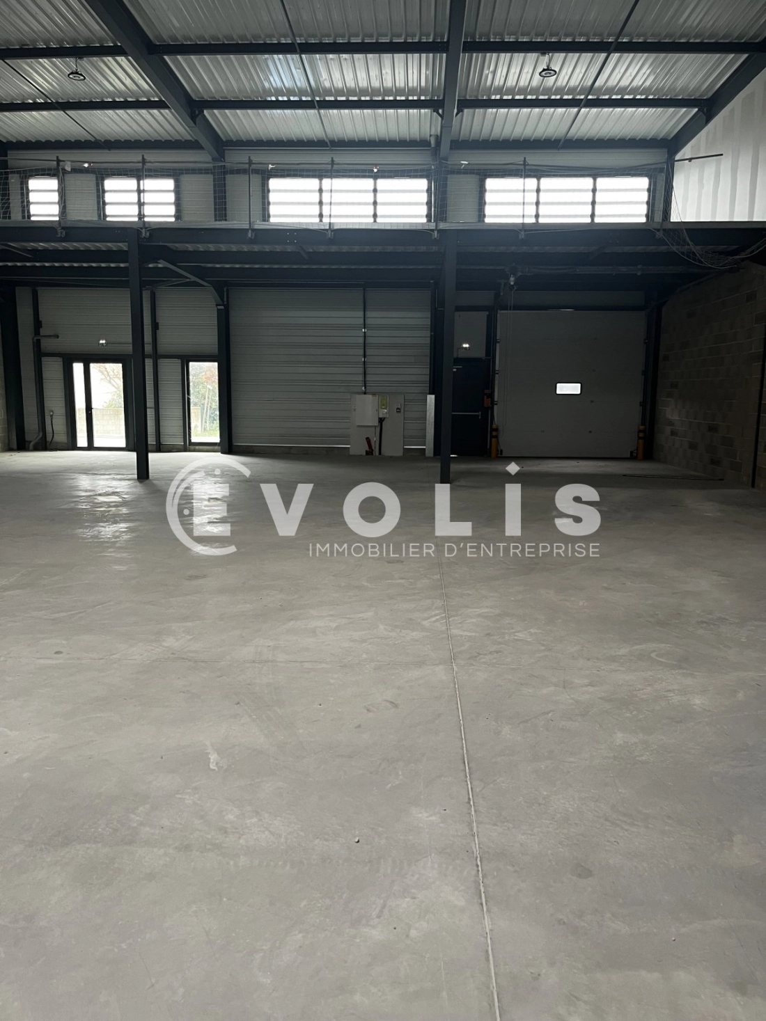 Photo 3 – location Entrepôts / activités	VEDENE (84270)