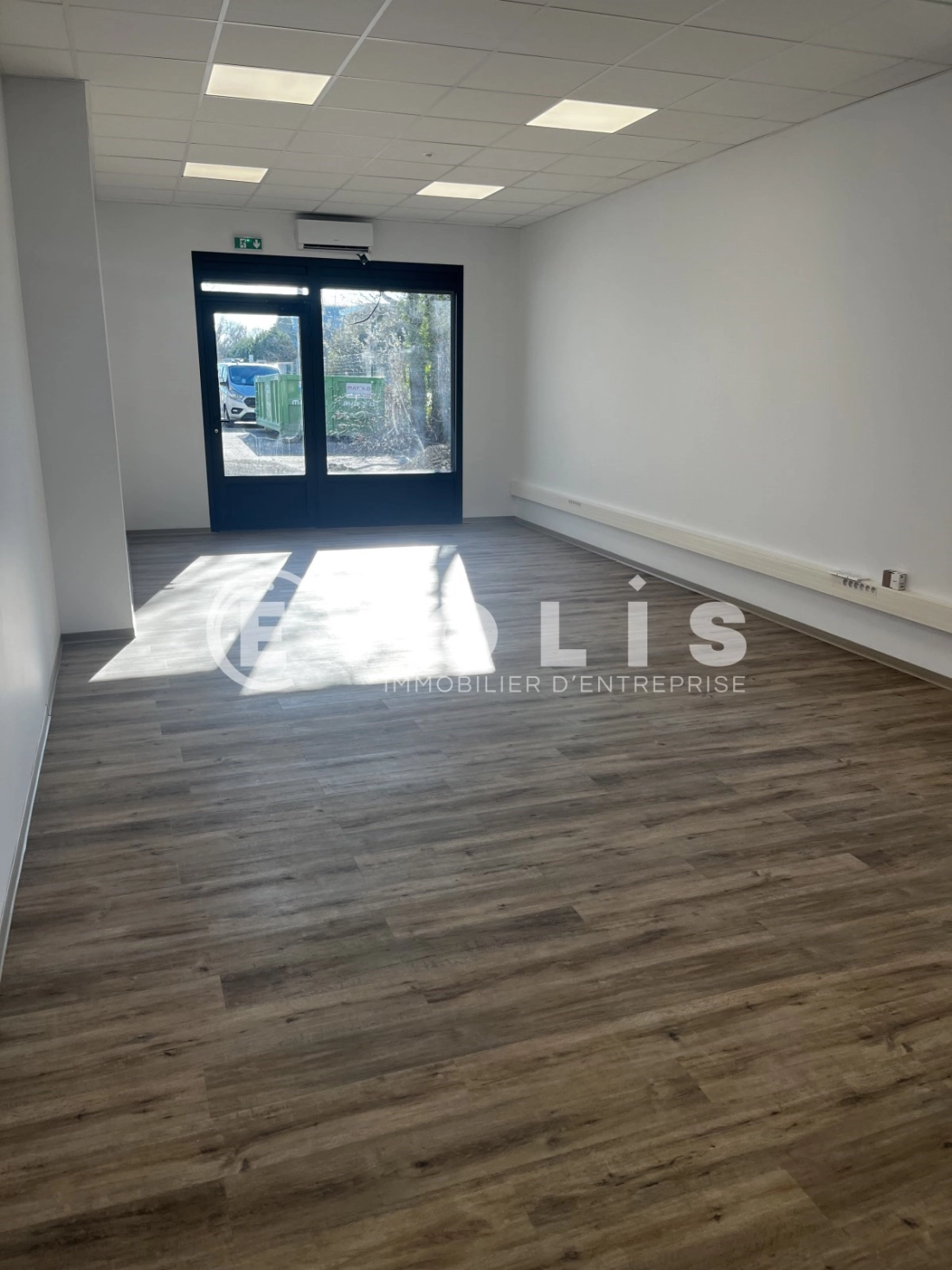 Photo 5 – location Entrepôts / activités	CHATEAURENARD (13160)