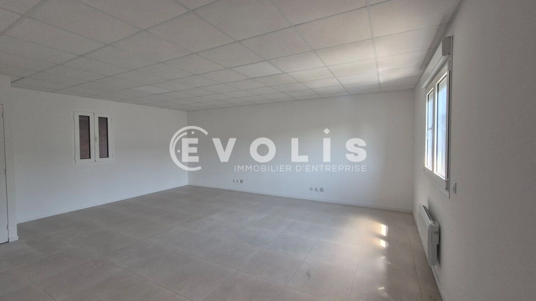 Photo 9 – location Entrepôts / activités	OZOIR LA FERRIERE (77330)