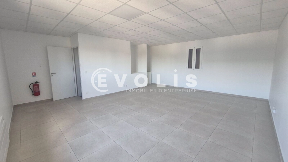 Photo 12 – location Entrepôts / activités	OZOIR LA FERRIERE (77330)