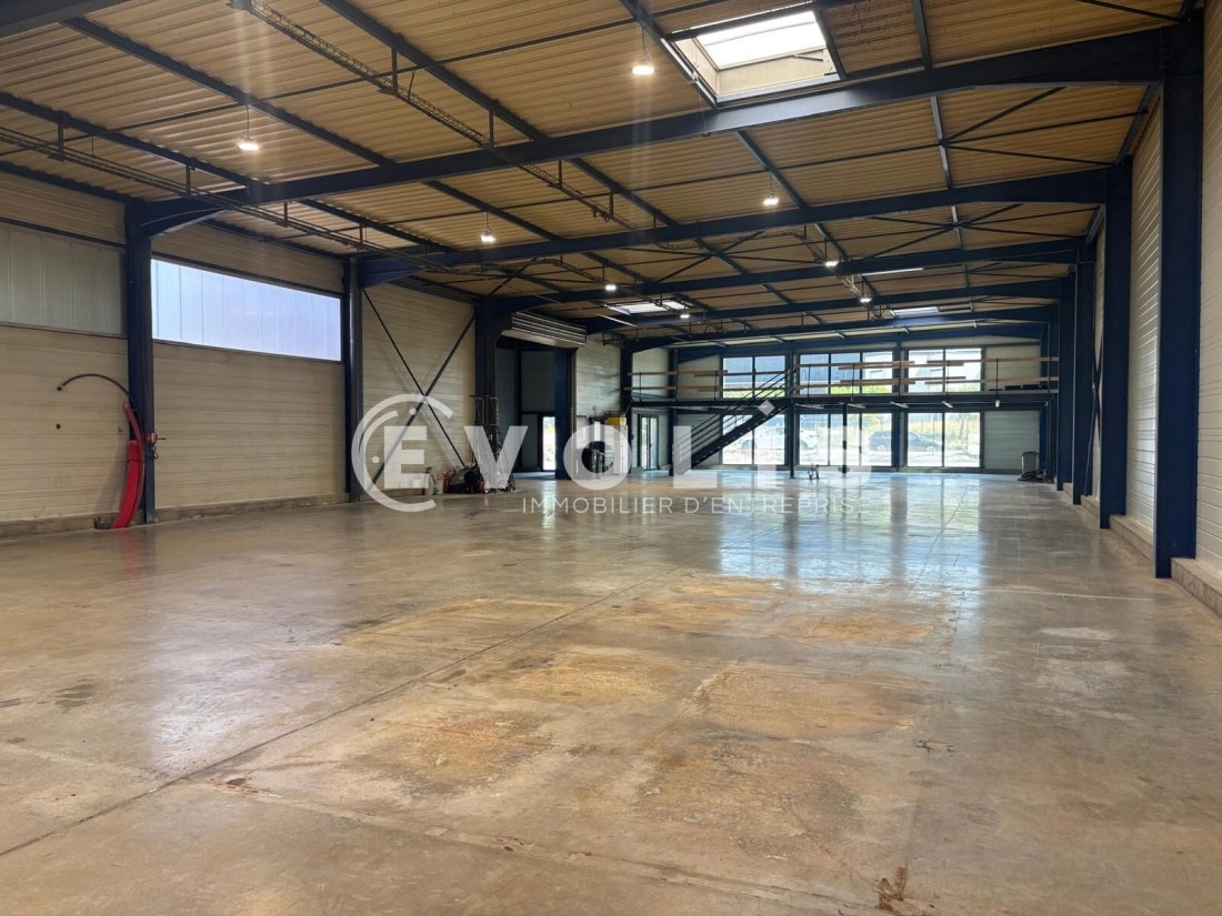 Photo 8 – vente Entrepôts / activités	MORNANT (69440)