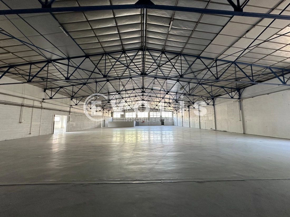 Photo 2 – location Entrepôts / activités	NANTERRE (92000)