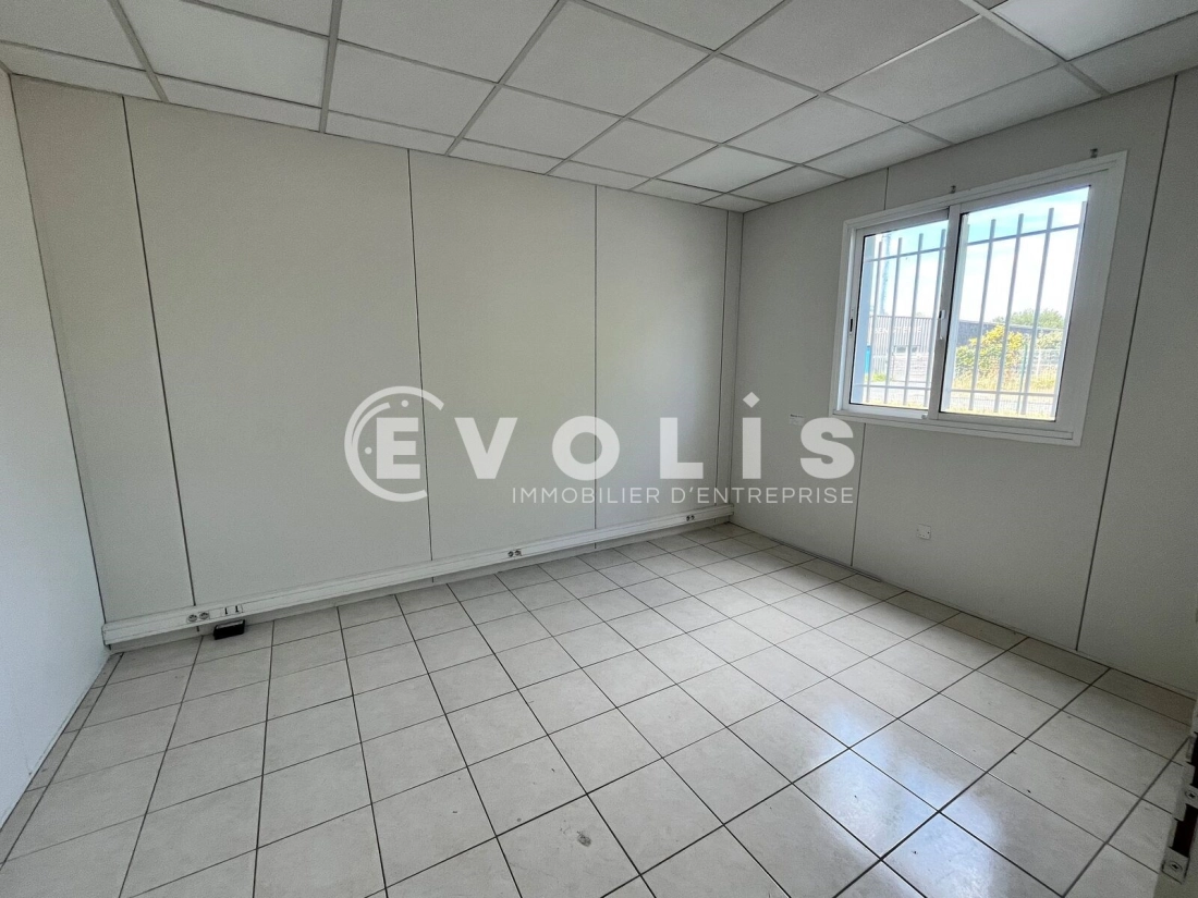 Photo 4 – location Entrepôts / activités	BLANQUEFORT (33290)
