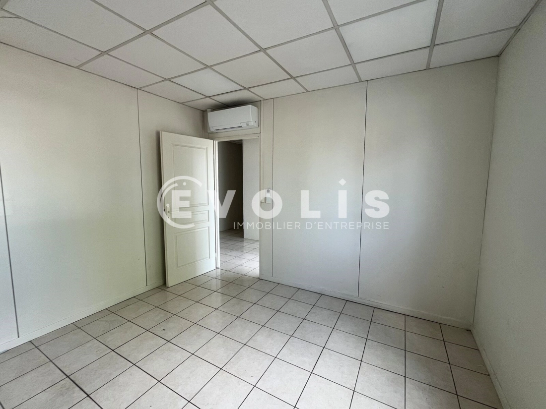 Photo 8 – location Entrepôts / activités	BLANQUEFORT (33290)