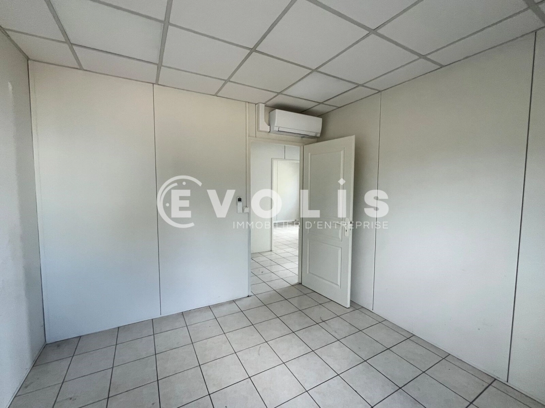 Photo 9 – location Entrepôts / activités	BLANQUEFORT (33290)