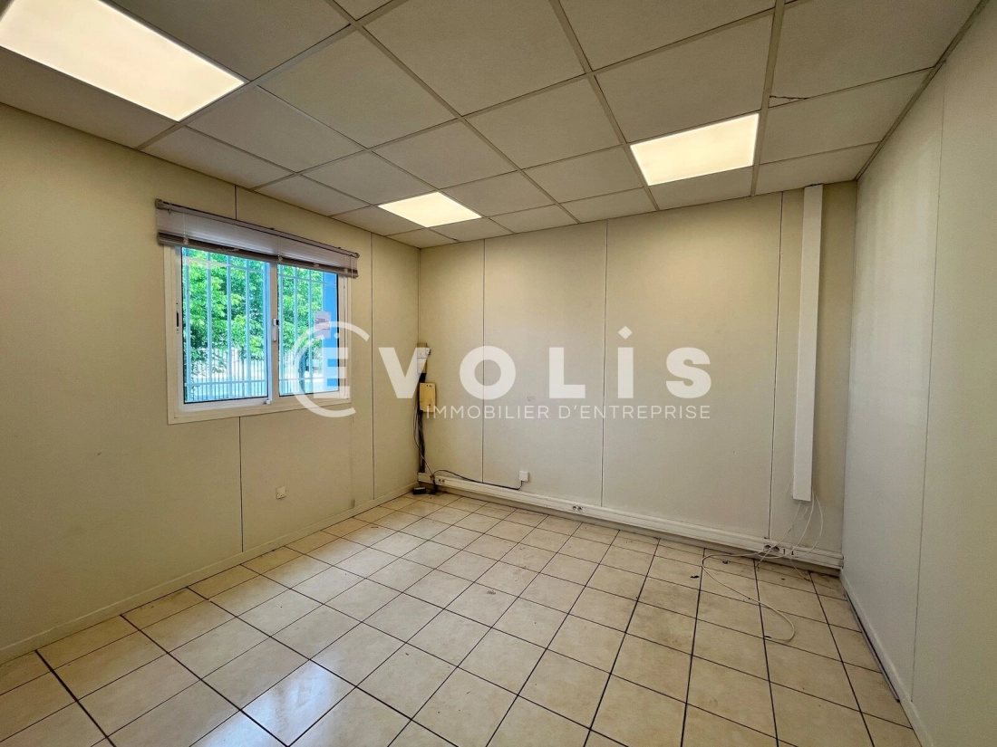 Photo 12 – location Entrepôts / activités	BLANQUEFORT (33290)