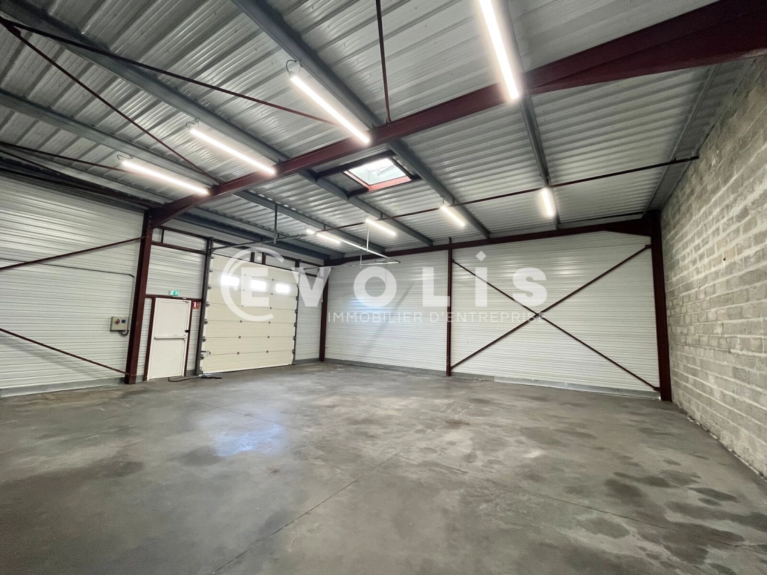 Photo 2 – location Entrepôts / activités	BLANQUEFORT (33290)