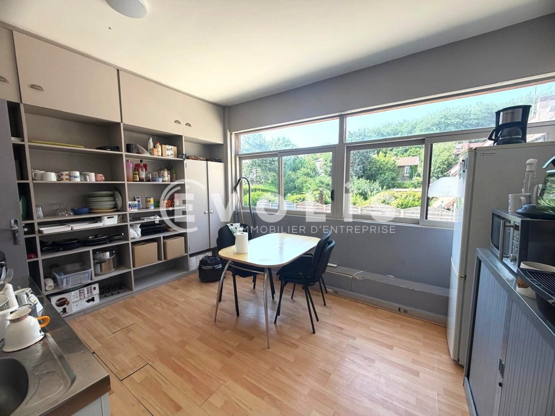 Photo 12 – location Entrepôts / activités	CLAMART (92140)