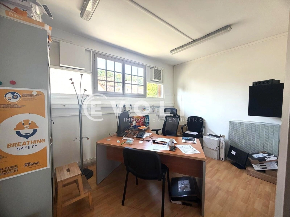 Photo 8 – location Entrepôts / activités	CLAMART (92140)