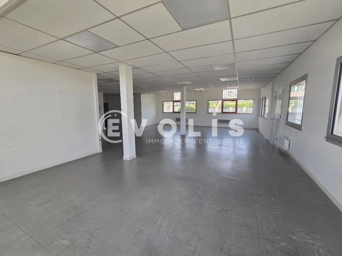 Photo 3 – location Entrepôts / activités	CHAMPLAN (91160)