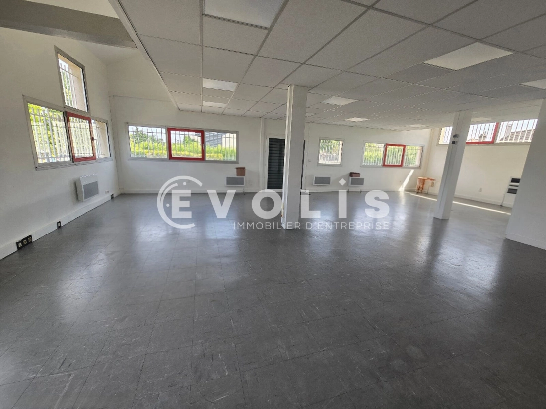 Photo 1 – location Entrepôts / activités	CHAMPLAN (91160)