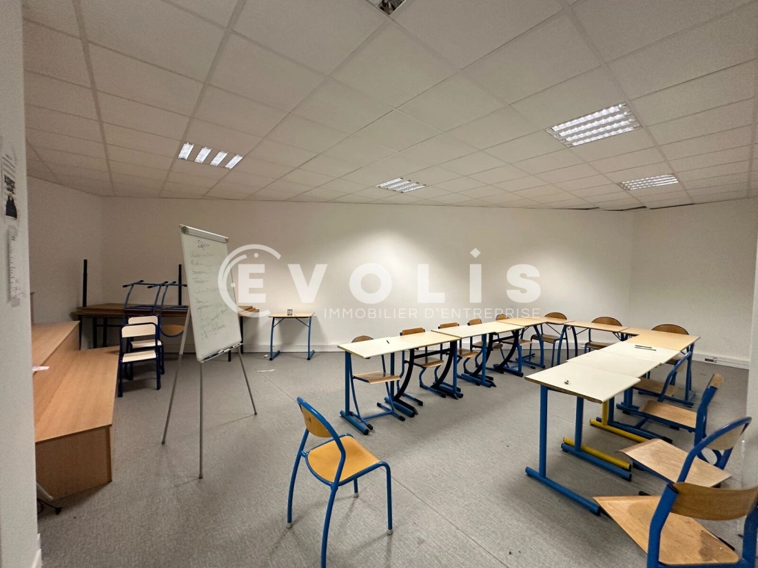 Photo 1 – location bureaux	BAGNEUX (92220)