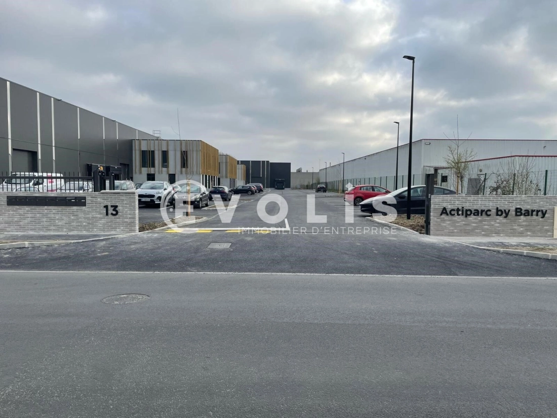 Photo 1 – location Entrepôts / activités	LEERS (59115)