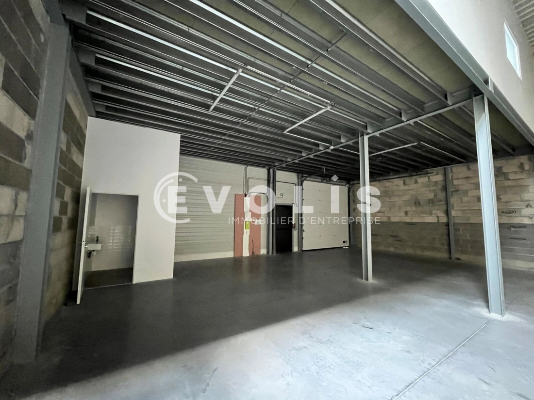 Photo 6 – location Entrepôts / activités	AMBARES ET LAGRAVE (33440)