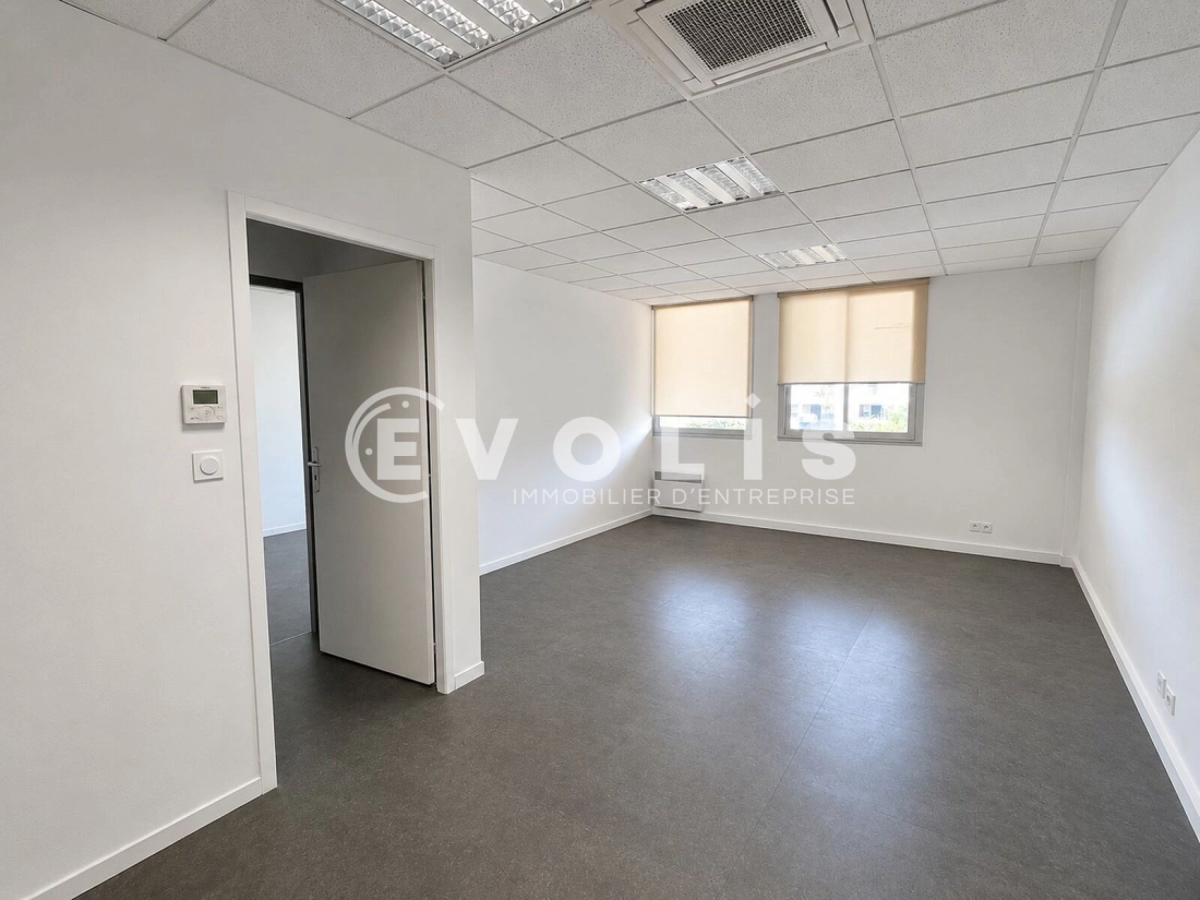 Photo 2 – location Entrepôts / activités	EYSINES (33320)