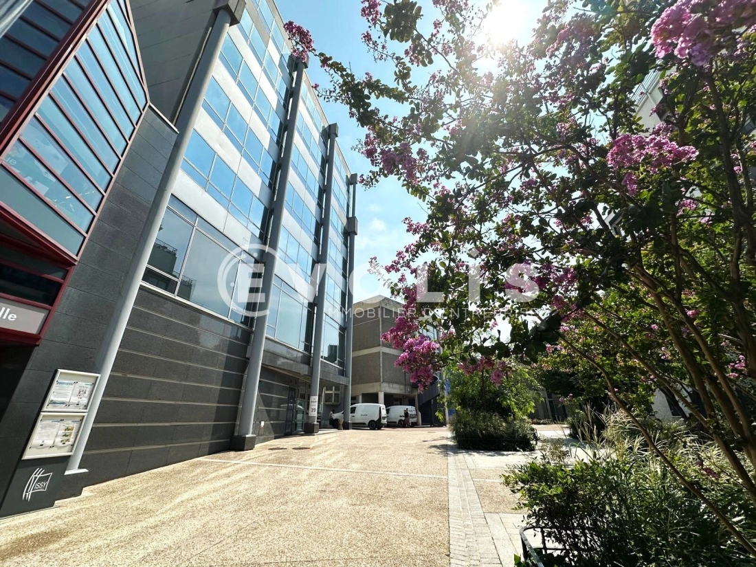 Photo 1 – location bureaux	ISSY LES MOULINEAUX (92130)