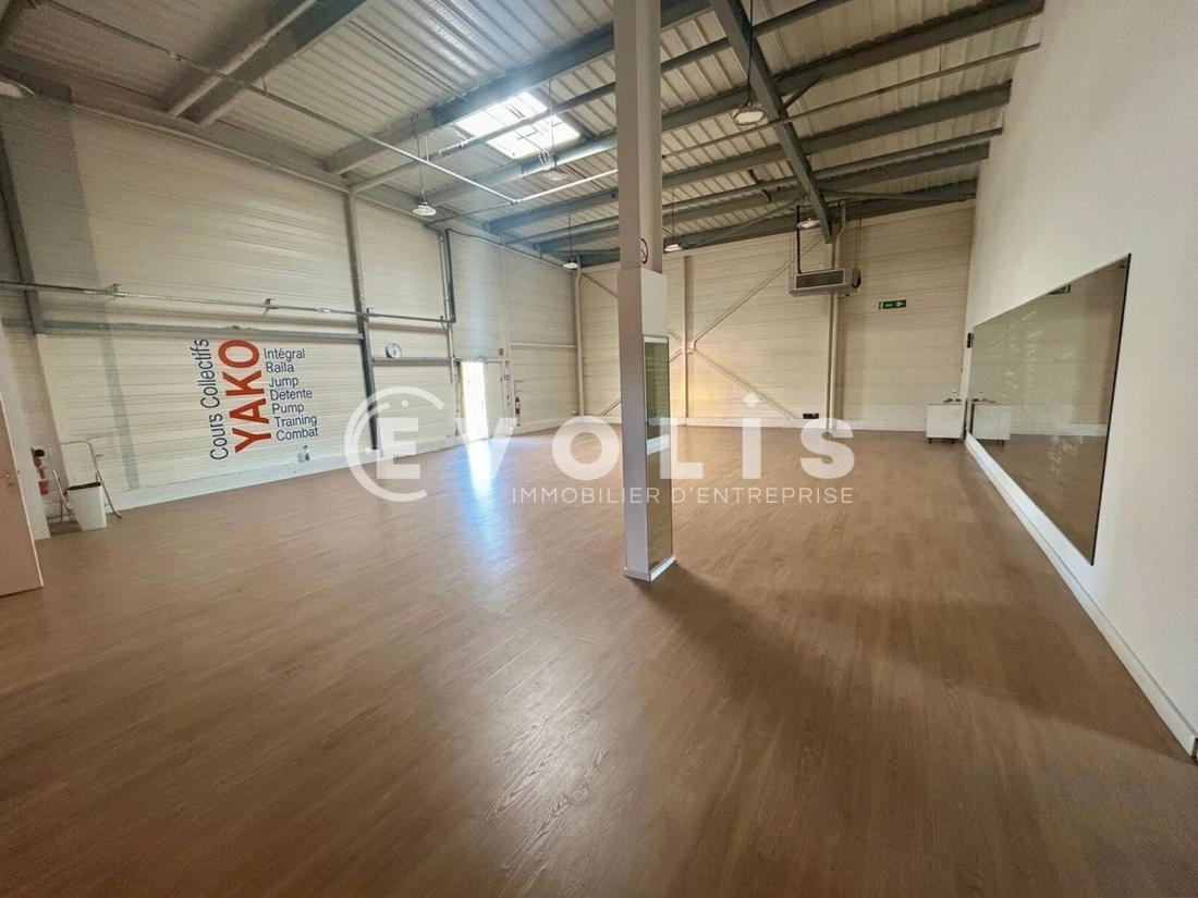 Photo 5 – location Locaux commerciaux	MENNECY (91540)
