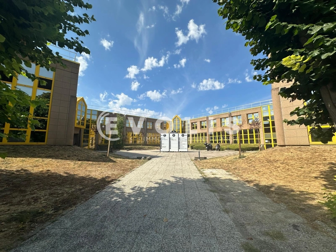 Photo 1 – location bureaux	BAGNEUX (92220)