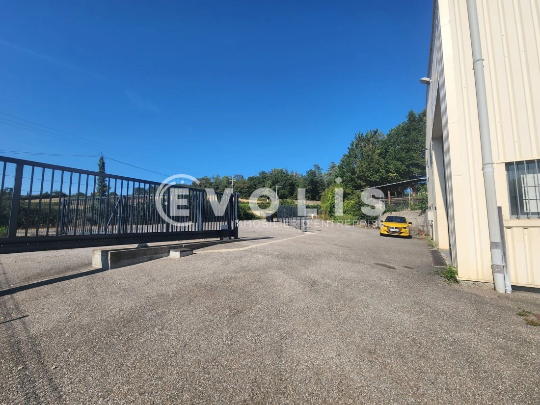 Photo 2 – location Entrepôts / activités	SAINT MARCEL BEL ACCUEIL (38080)