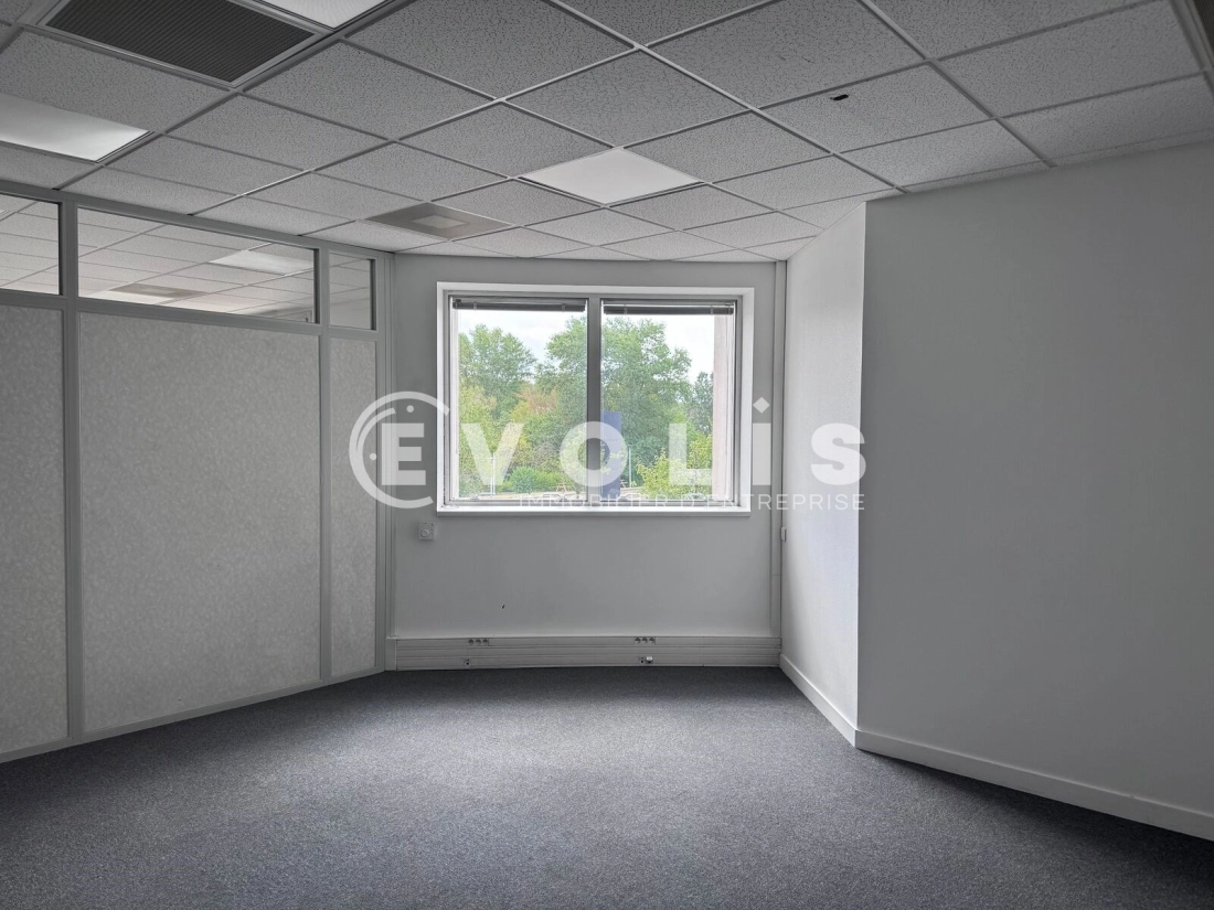 Photo 7 – location bureaux	SAINT PRIEST (69800)