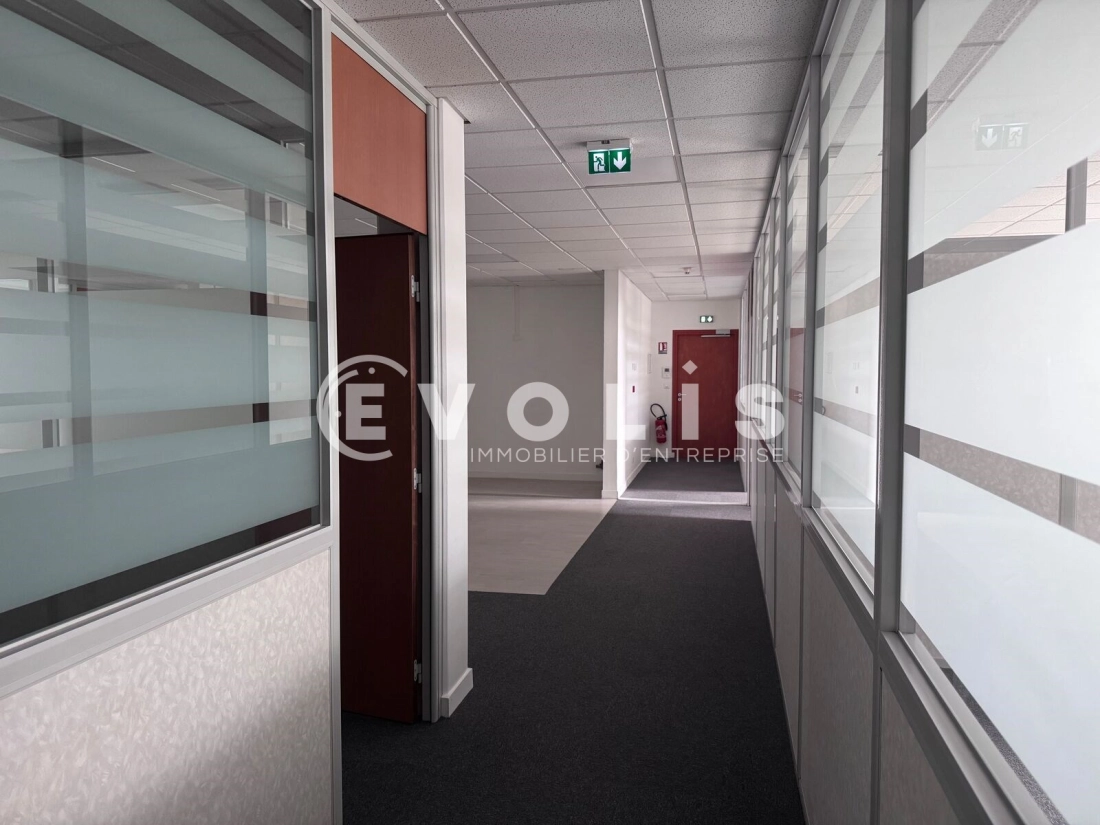 Photo 8 – location bureaux	SAINT PRIEST (69800)