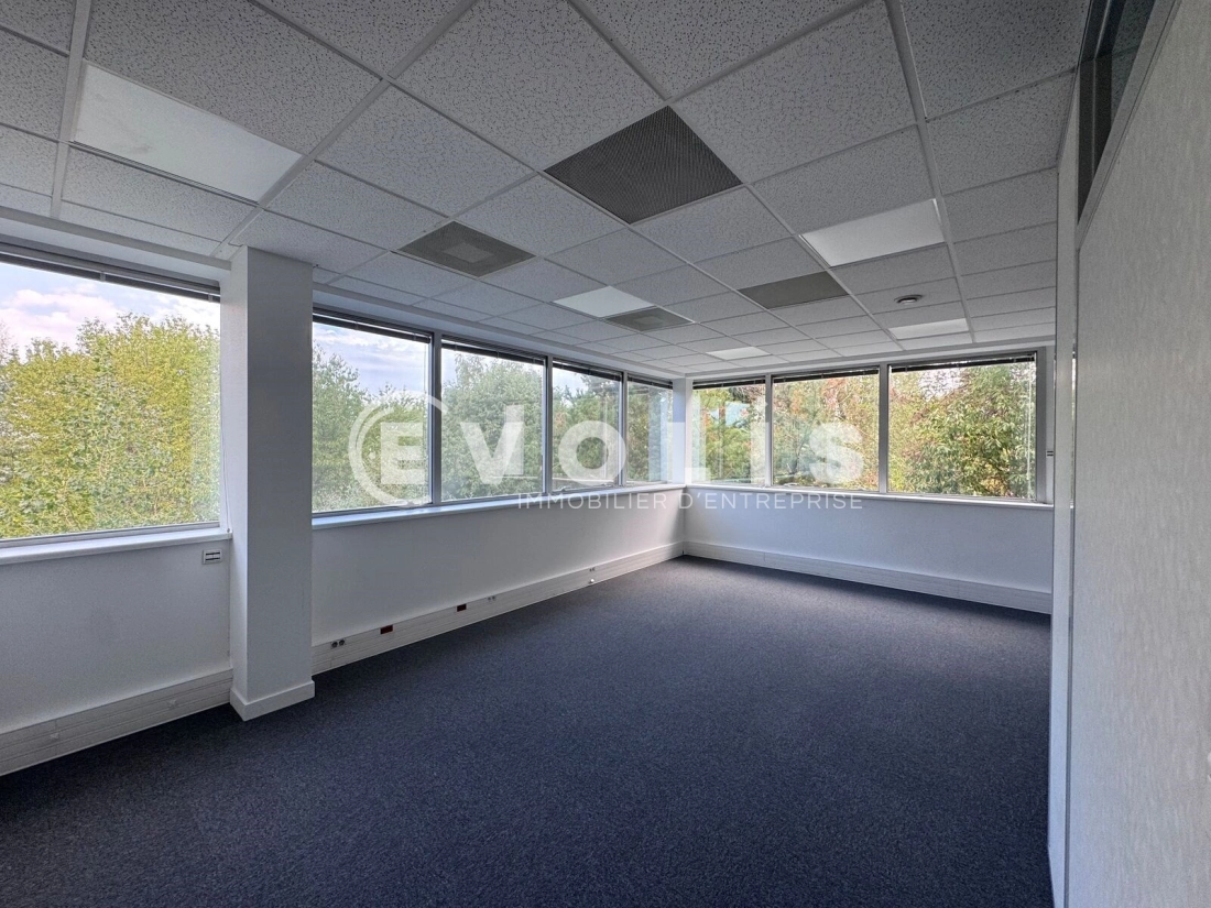 Photo 11 – location bureaux	SAINT PRIEST (69800)