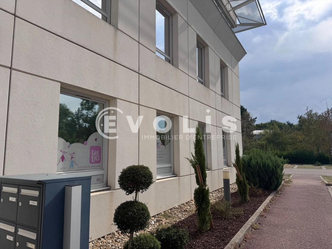 Photo 14 – location bureaux	SAINT PRIEST (69800)