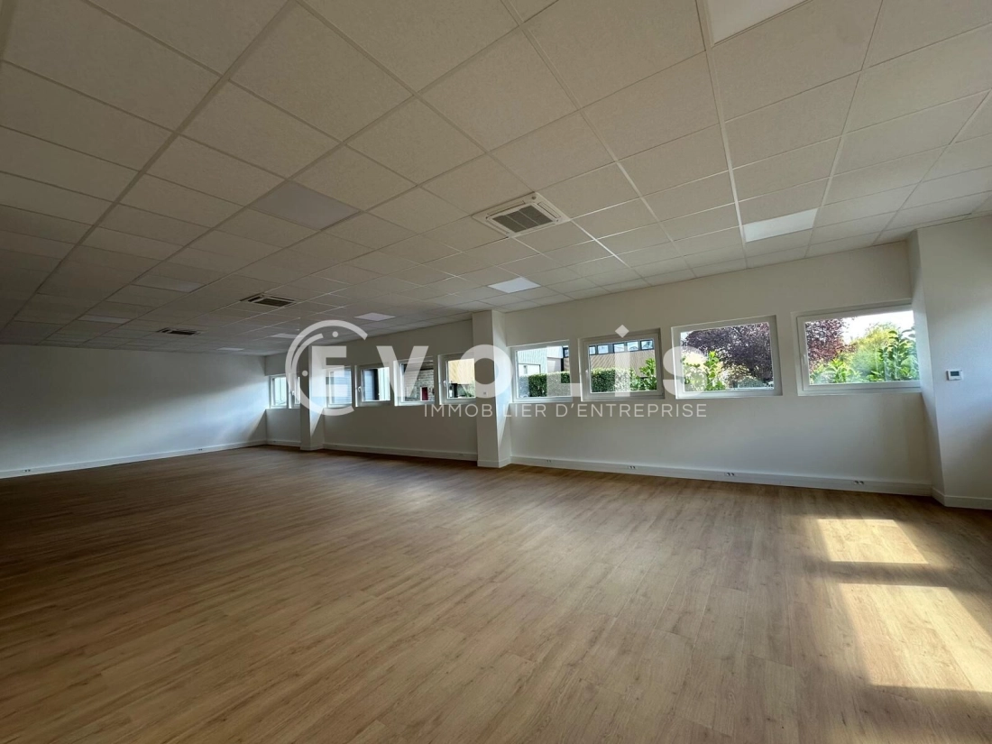 Photo 13 – location Entrepôts / activités	VILLENEUVE LA GARENNE (92390)