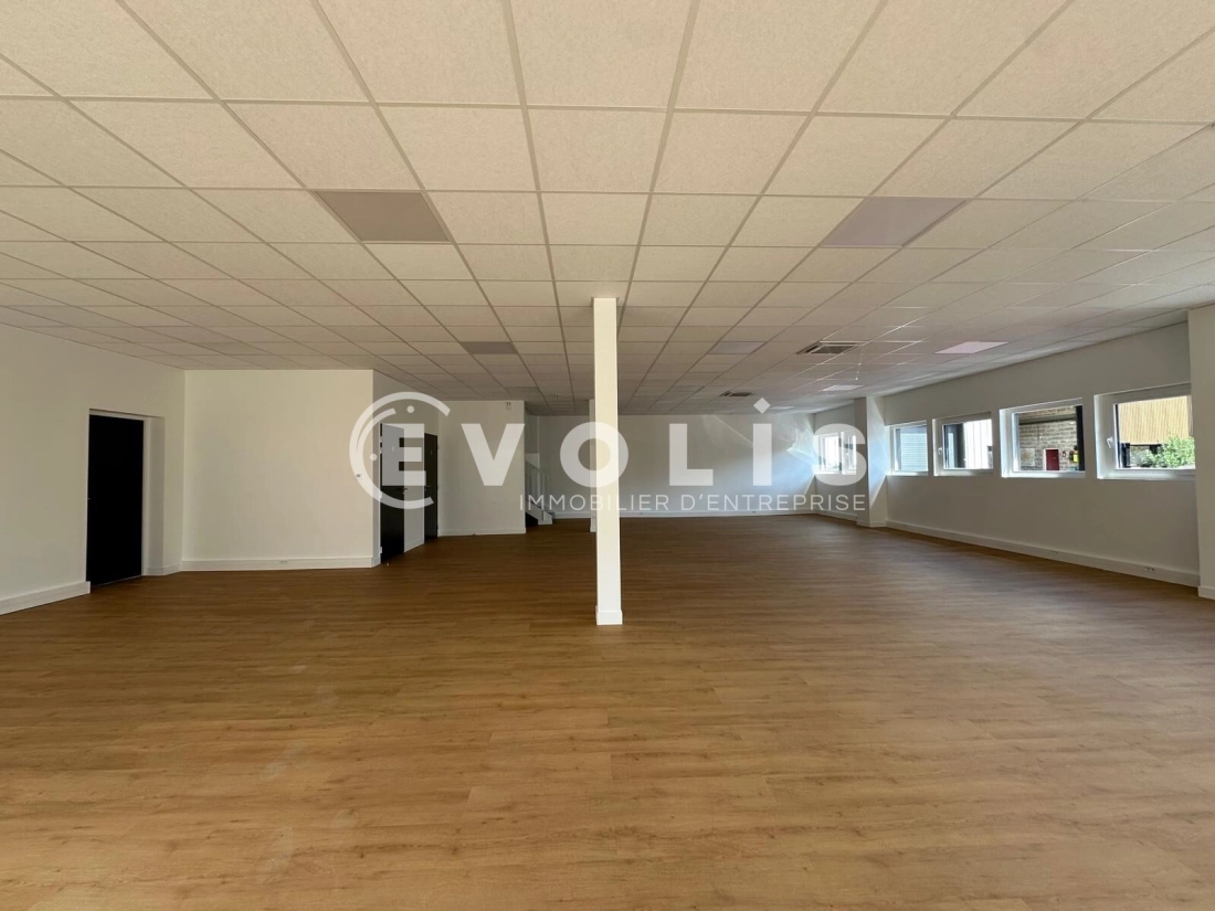 Photo 12 – location Entrepôts / activités	VILLENEUVE LA GARENNE (92390)