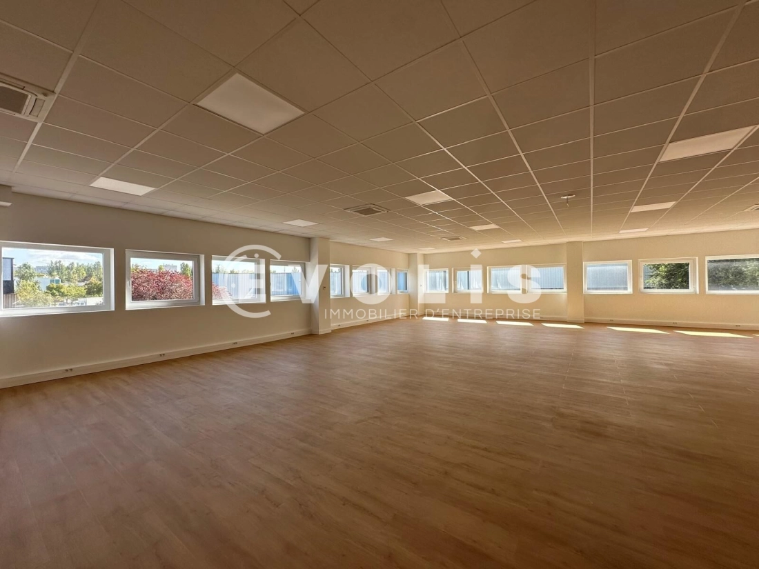 Photo 9 – location Entrepôts / activités	VILLENEUVE LA GARENNE (92390)