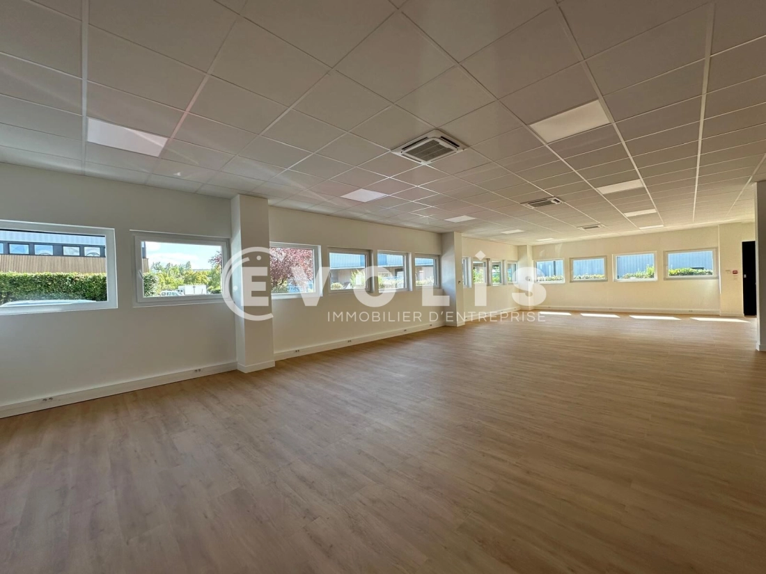 Photo 10 – location Entrepôts / activités	VILLENEUVE LA GARENNE (92390)