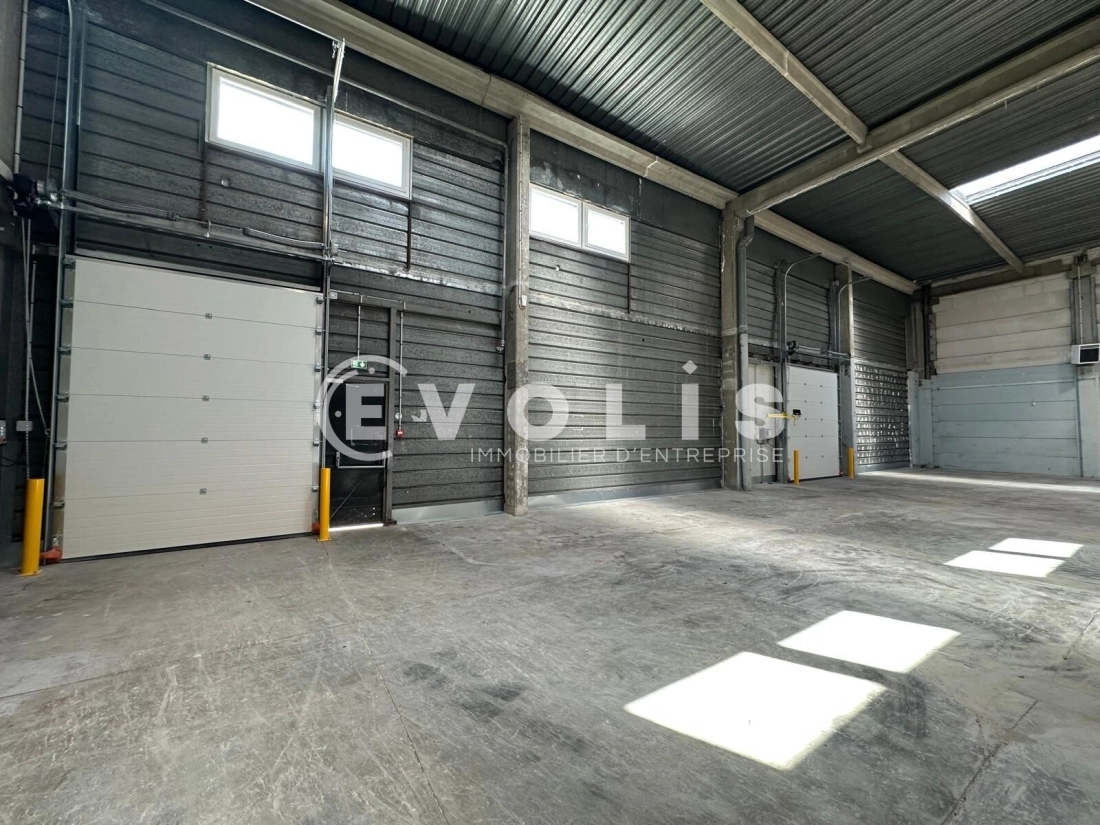 Photo 8 – location Entrepôts / activités	VILLENEUVE LA GARENNE (92390)