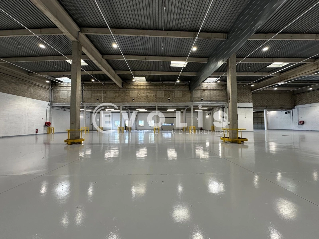 Photo 1 – location Entrepôts / activités	GENNEVILLIERS (92230)