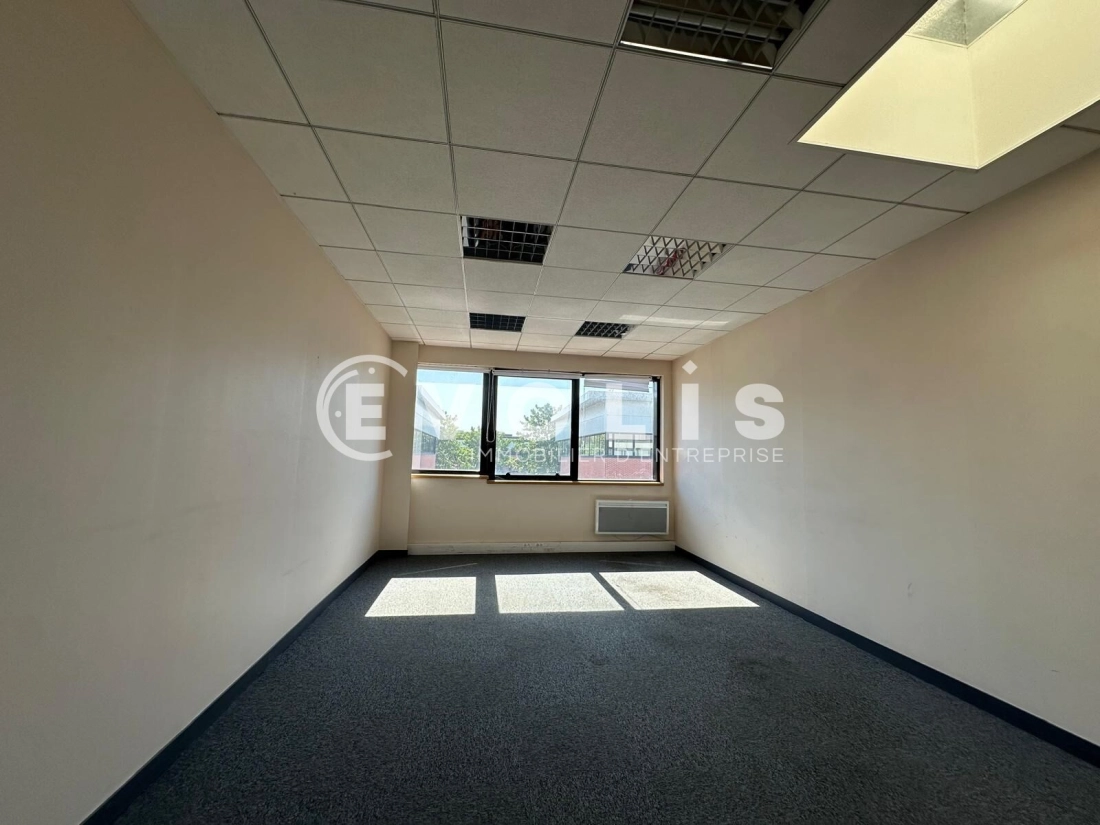 Photo 7 – location bureaux	VILLENEUVE LA GARENNE (92390)