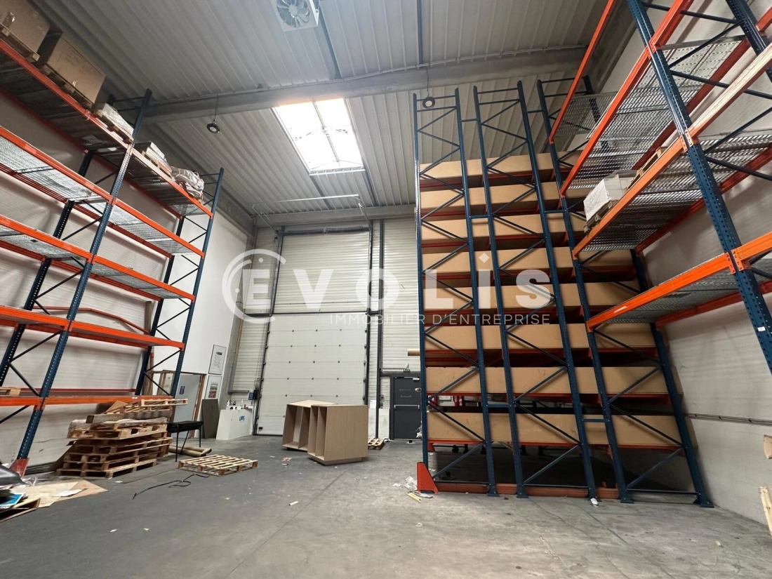 Photo 5 – location Entrepôts / activités	VILLENEUVE LA GARENNE (92390)