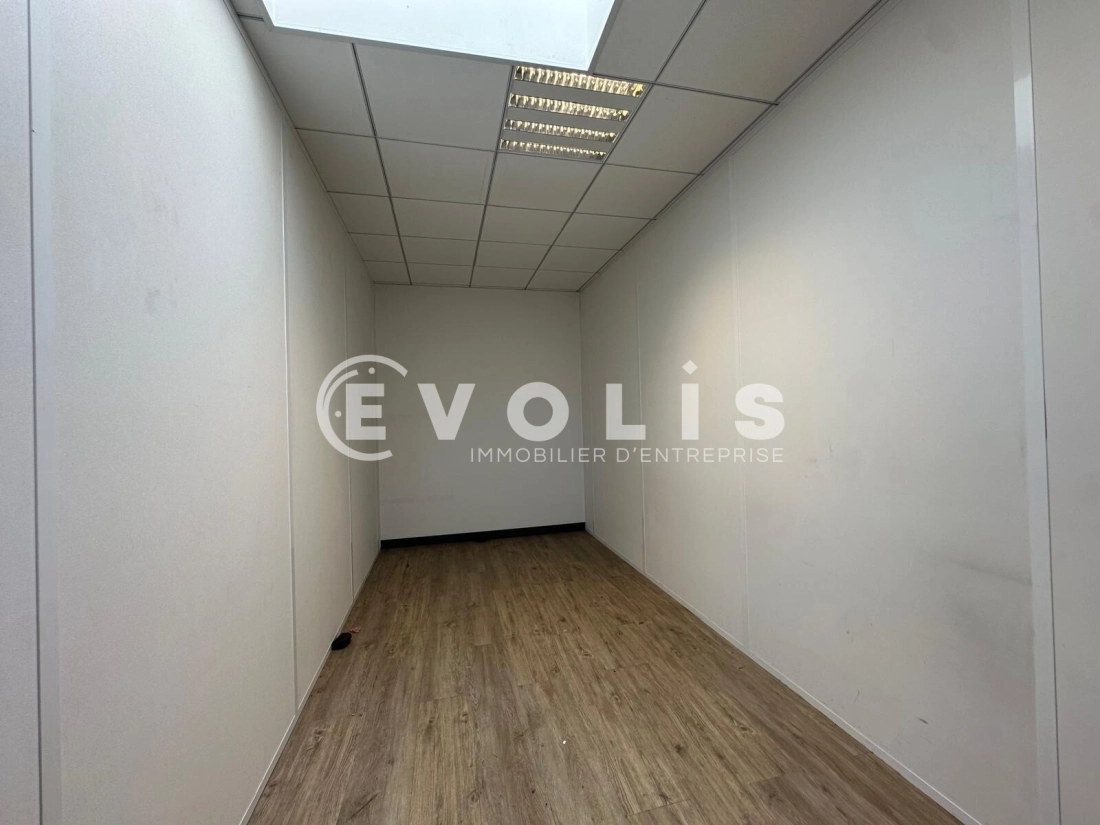 Photo 12 – location Entrepôts / activités	VILLENEUVE LA GARENNE (92390)